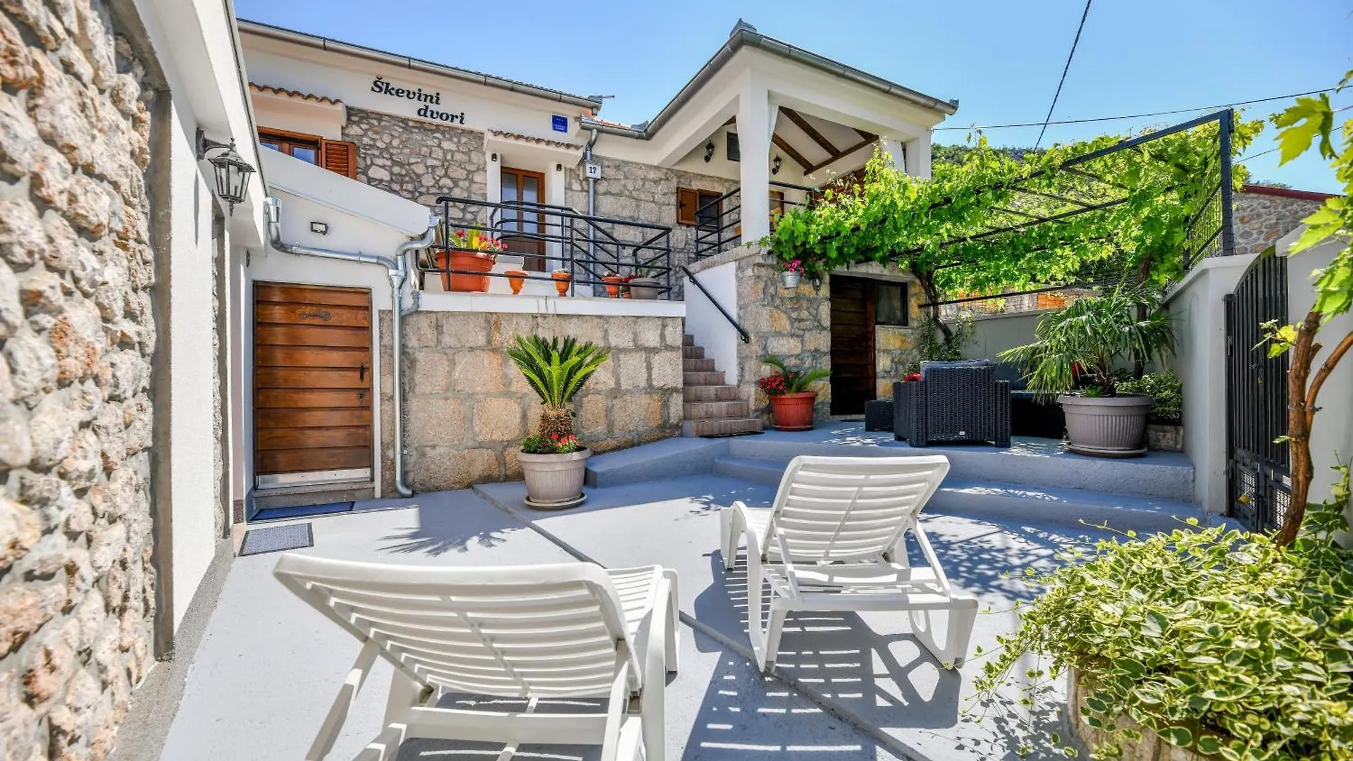 Holiday Home Skevini Dvori Starigrad Paklenica