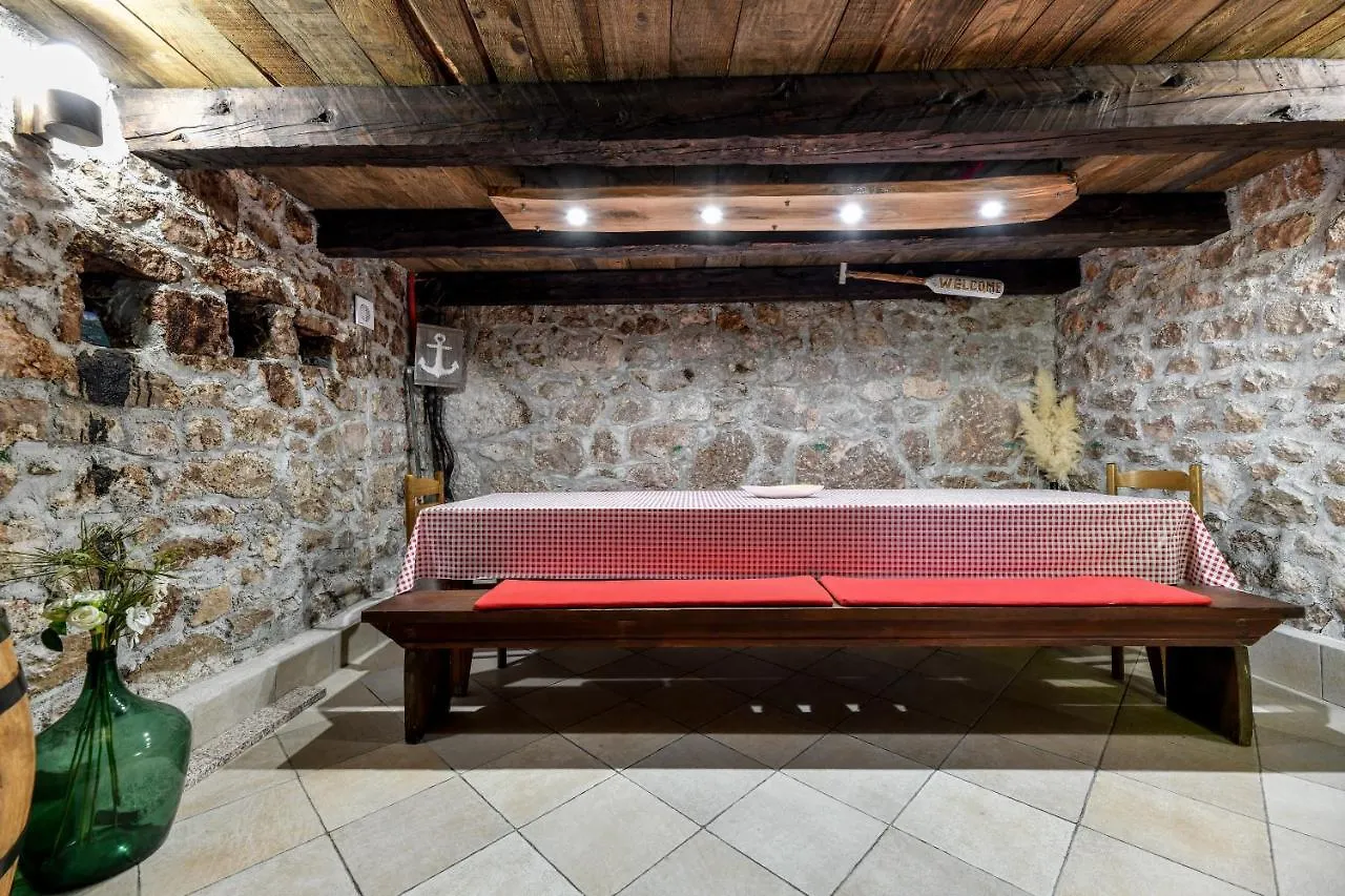 Holiday Home Skevini Dvori Starigrad Paklenica 0*,