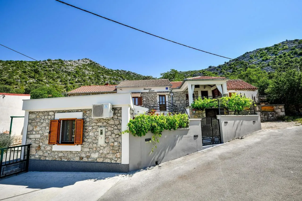 Holiday Home Skevini Dvori Starigrad Paklenica 0*,