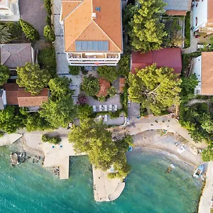 Guest house Vicko, Starigrad Paklenica