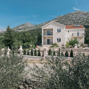 Apartment Hedon-stone, Starigrad Paklenica